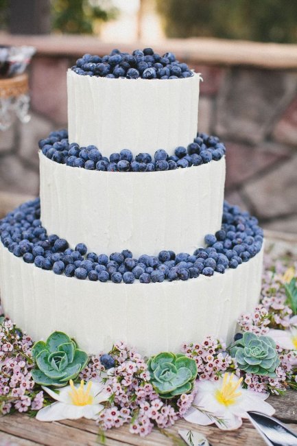 Торт на свадьбу из ягод