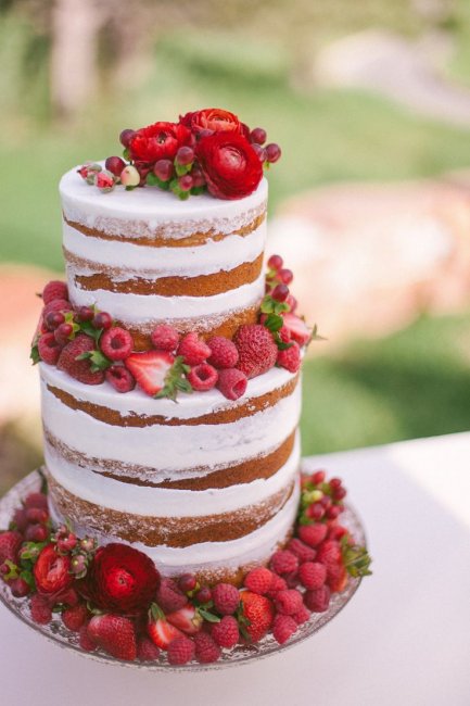 Тортик с ягодами на свадьбу