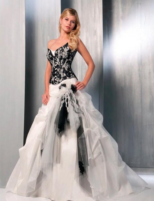 Свадебное платье в черно-белых тонах