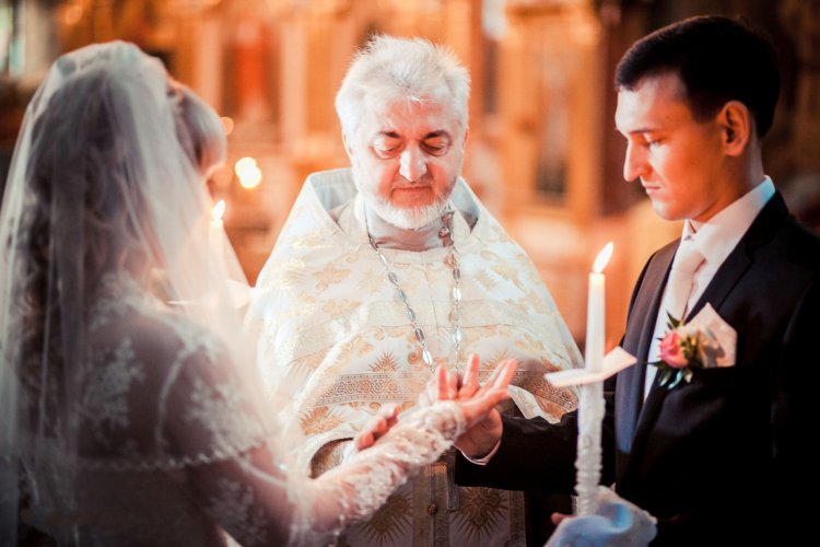 Костюм жениха на церемонию венчания