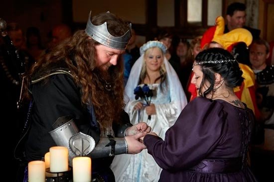 Жених и невеста в рыцарском образе