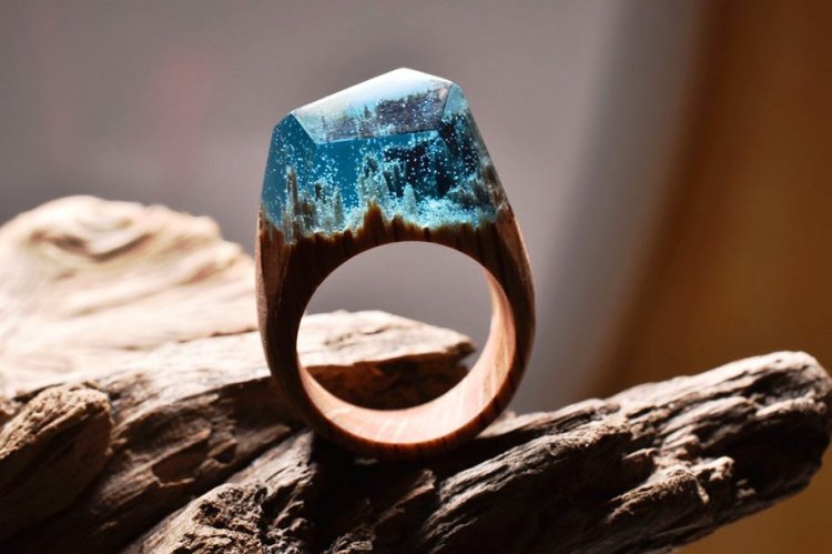 Обручальное кольцо необычной формы