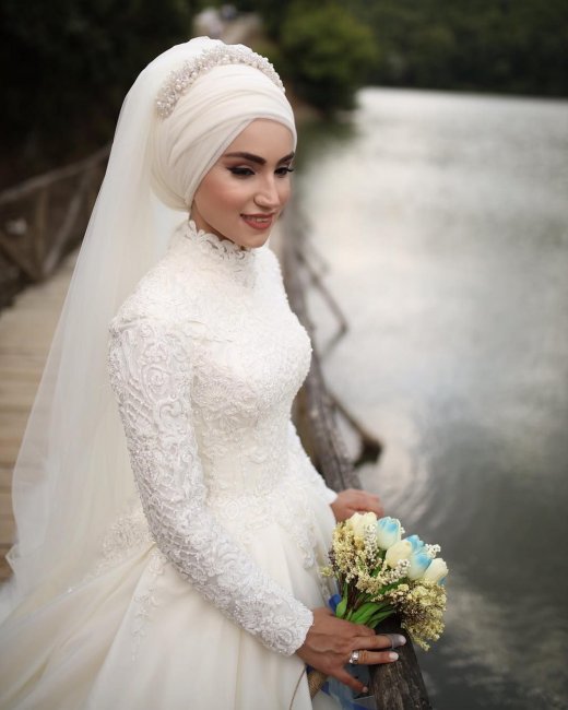 Классический белый арабскй свадебный наряд
