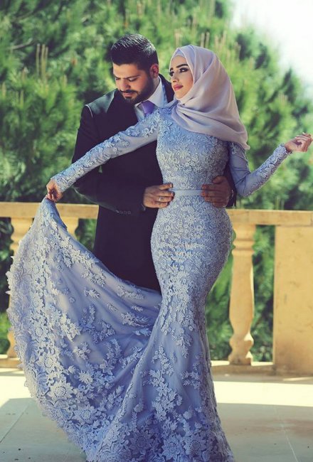 Интересное голубое арабское платье