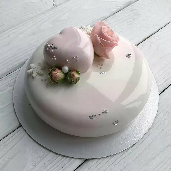 Одноярусный свадебный зеркальный торт
