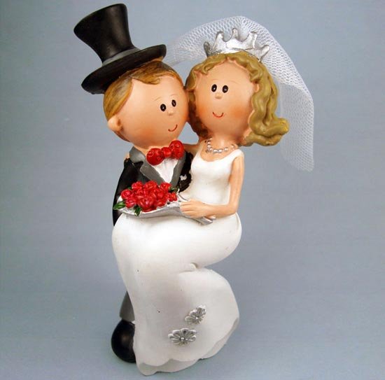 Фарфоровые статуэтки невесты и жениха