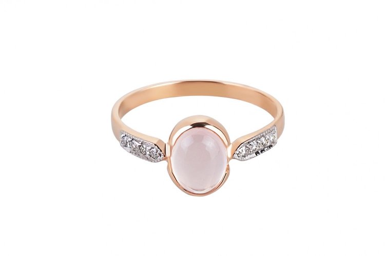 Оригинальное обручальное кольцо с розовым кварцем