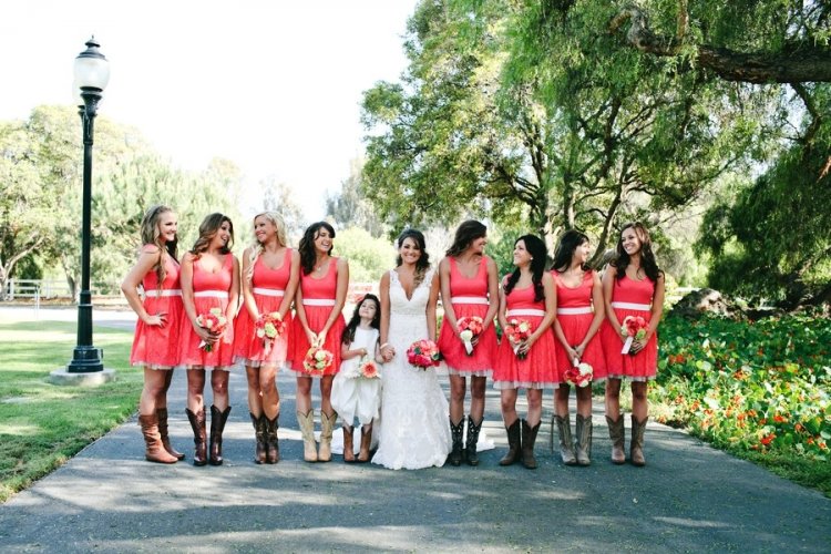 Одинаковые платья для подружек невесты