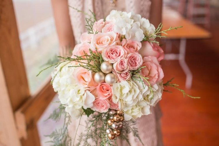 Букет невесты в розово-золотом цвете