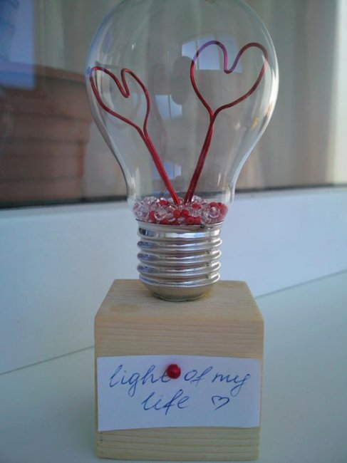 Лампочка – символ светлой любви